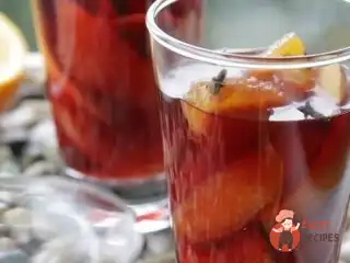 Винний коктейль із фруктами