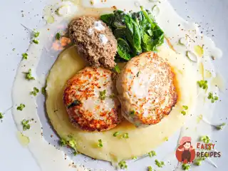 Котлети з індички з картопляним пюре та грибною ікрою