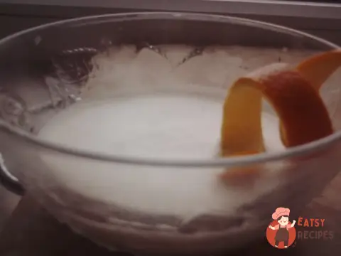 Сабайон з коньяком та цедрою апельсина