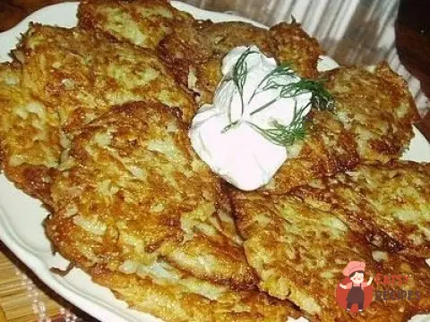 Оладки з кабачків із зеленню