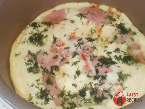 Омлет з ковбаскою в мультиварці
