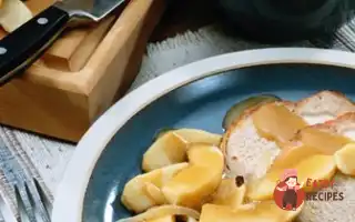 Свинина З Пасерованими Яблуками, Сидром Та Корицею