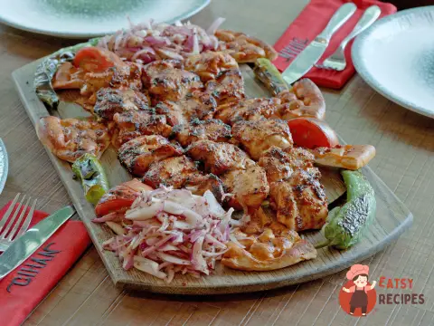 Курячий шашлик шиш-таук