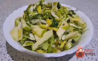 Зелений Овочевий Салат З Яблуком, Авокадо Та Медовим Сашем