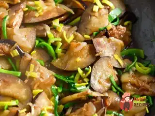 Баклажани з грибами та беконом по-китайськи