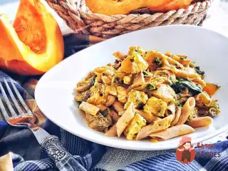 Локшина з гарбузом та грибами