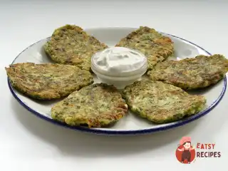 Кабачкові оладки зі шпинатом та фетою