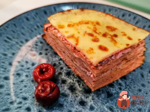 Вишневий млинцевий торт