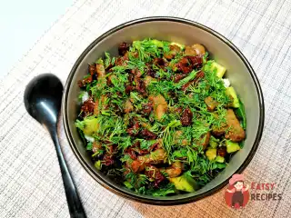 Кетосалат з телячою печінкою