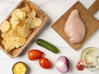 Крок 1: Салат із куркою та чипсами
