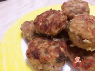 Соковиті котлети з курки