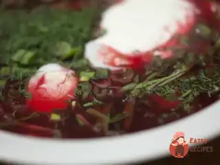 Буряк з перепелиними яйцями