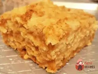 Пиріг з яблуками та манкою