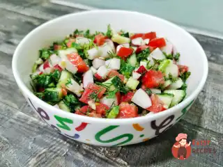 Салат із сезонних овочів