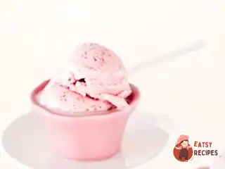 М'яке полуничне морозиво