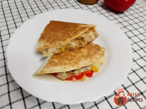 Кесадилья з курячим фаршем