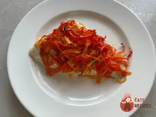 Дорадо з овочами в духовці