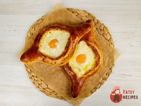 Хачапурі по-аджарськи