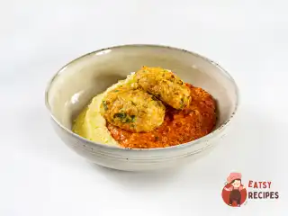 Курячі котлети в духовці з перцевим соусом