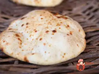 Бездрожжеві коржики на сироватці