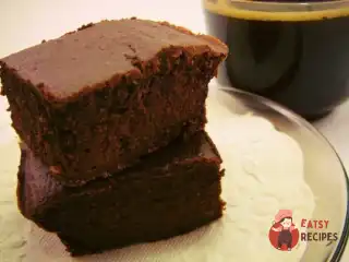 Легкий брауні з чорносливом