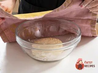 Крок 4: Закрита піца кальцоне з грибами та шпинатом