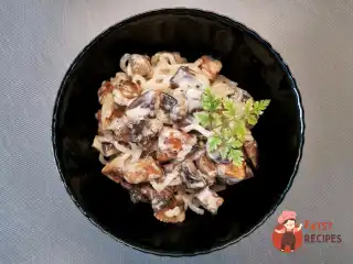 Спагетті ширатаки з грибами