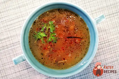 Курячий бульйон з беконом