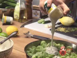 Огірковий суп із м'ятою