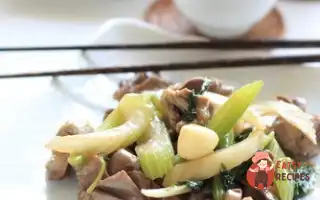 Смажена Курка З Селери Та Імбиром (Jirou Chao Qincai)