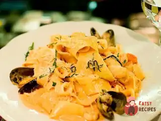 Паста з морепродуктами за рецептом ресторану «Мамина паста»