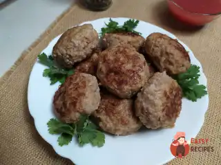 Котлети з хлібом і фаршем