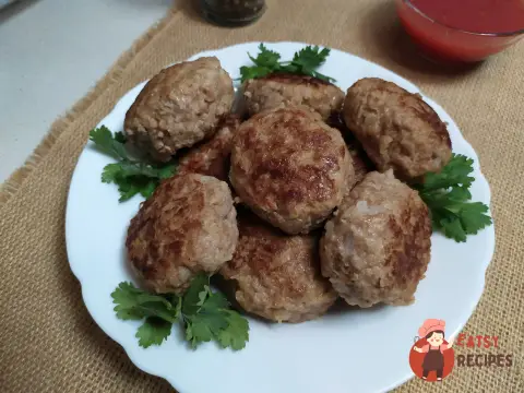 Котлети з хлібом і фаршем