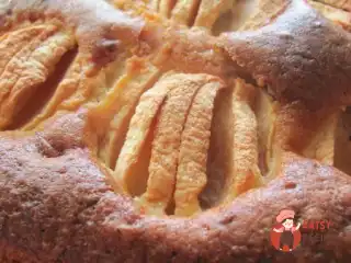 Пиріг з курагою та яблуками