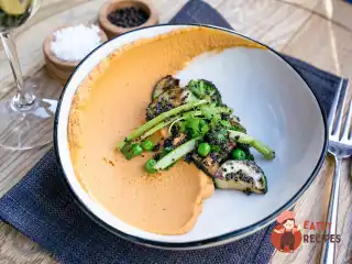 Хумус з пряжею та печеним перцем