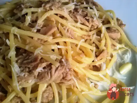 Спагетті з тунцем