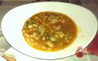 Свинина З Квасолею У Томатному Соусі