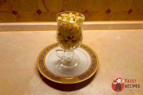 Салат з кальмарів та яблук