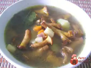 Суп з лисичками