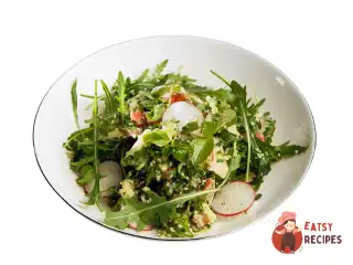 Магрибський салат з кускусом та руколою