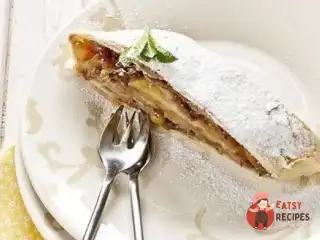 Пісний яблучний штрудель