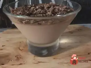 Шоколадний десерт із лікером