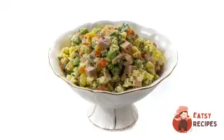 Класичний Олів'є З Ковбасою