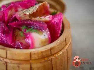 Капуста у буряковому маринаді