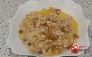 Вівсянка На Сніданок З Яблуком, Родзинками Та Медом