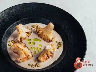 Цвітна капуста з соусом сациві
