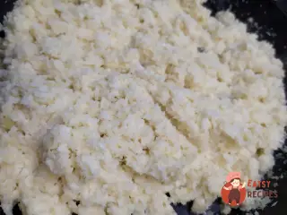 Крок 4: Капустяні котлети з часниковим соусом