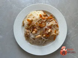 Крок 10: Фунчоза з куркою
