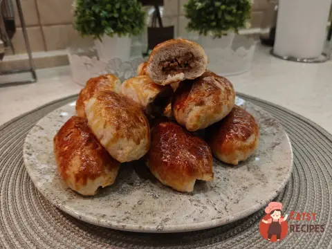 Тістечка з м'ясом