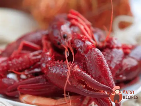 Раки, зварені у вині